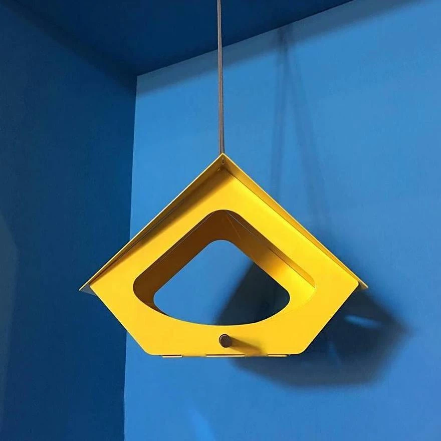 Beekman Fly-Thru Bird Feeder 5 Beekman Fly-Thru Bird Feeder - Image 3