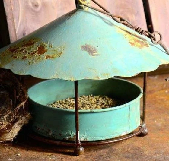 Birdie Buffet Rustic Hanging Feeder 3 Birdie Buffet Rustic Hanging Feeder
