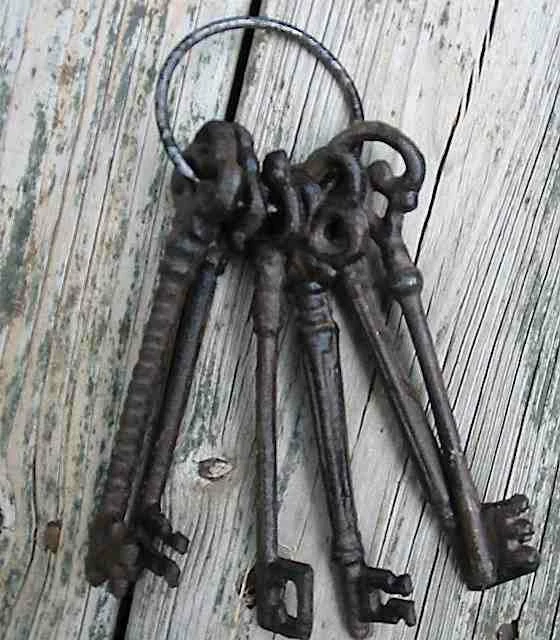 Cast Iron Skeleton Keys 3 Cast Iron Skeleton Keys