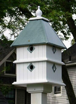 Dovecote Plantation Birdhouse 8 Nest