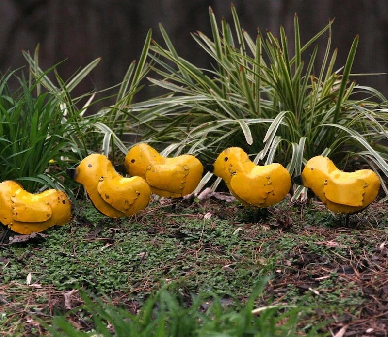 Baby Chicks Metal Yard Art Set/3 4 Baby Chicks Metal Yard Art Set/3 - Image 2